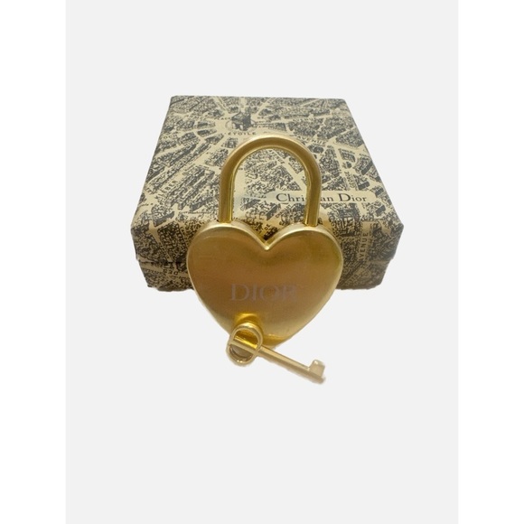 New Dior Heart Lock & Key Set with Box – Never Used - Picture 1 of 5